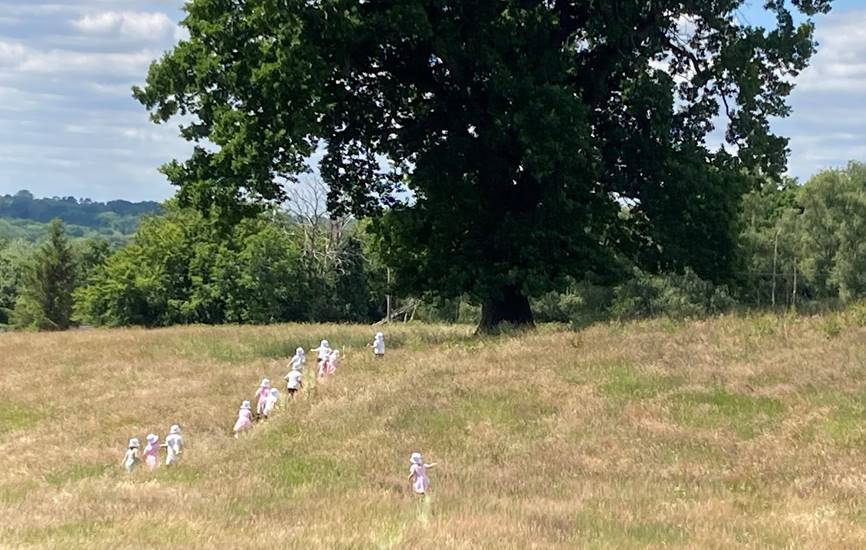 How lucky are our Brambletye children with so many acres to explore with their teachers & friends. Reception children made the most of the sunshine & whilst on the hunt to find ladybirds, aphids, bees & ants, they ran &chased each other all the way to the Oak Tree #brambletye