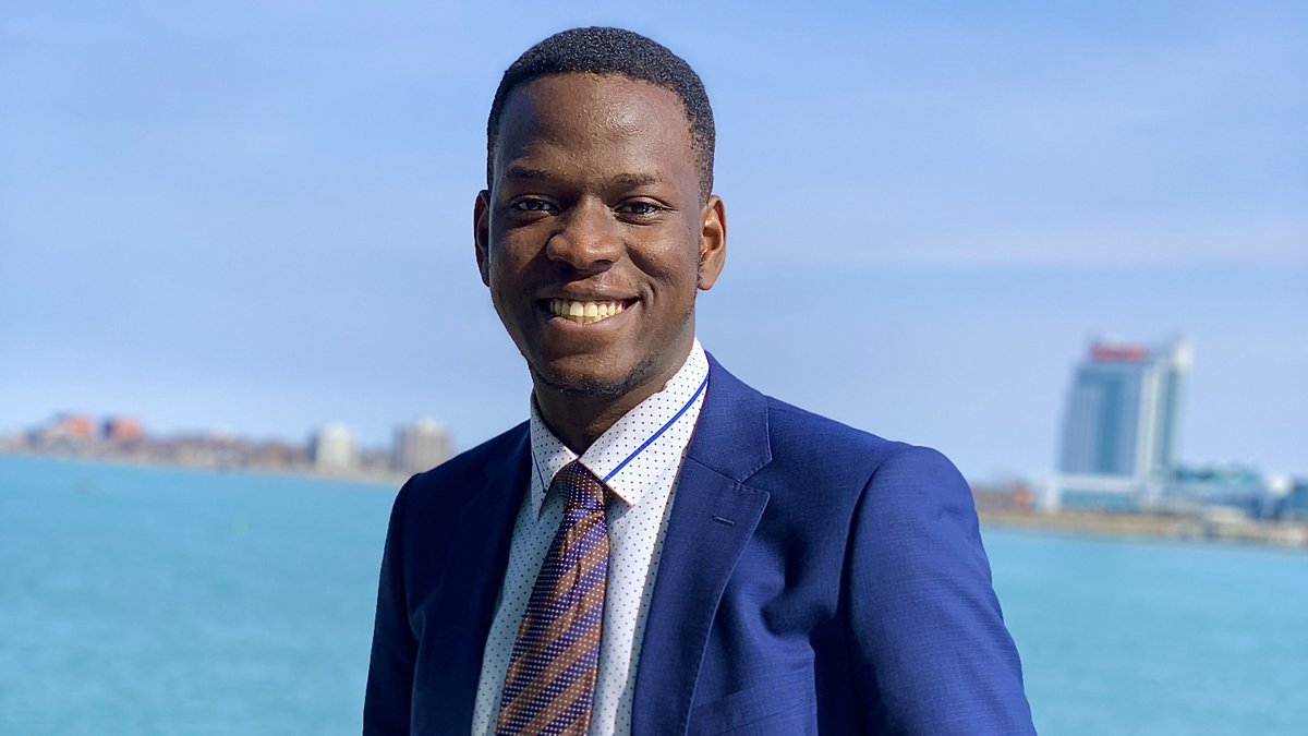 UofTEngineering's tweet photo. Meet Joshua Pius: Past @nsbeuoft president, @Skuleβ’οΈ valedictorian, @Google software engineer, @eceuoft grad, and one of our #GradstoWatch: https://t.co/F2ctRDfjOA #UofTGrad22 https://t.co/sakuAwNIep