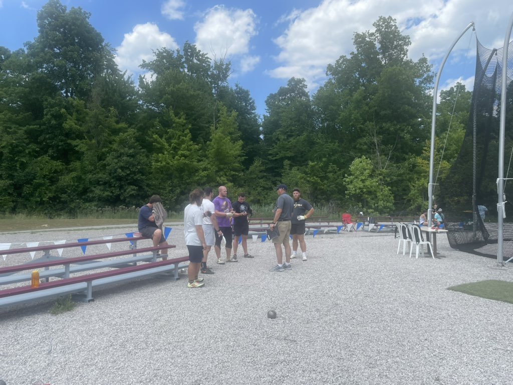 The Mens Hammer Throw has gathered for last second instructions <a href="/OHMileSplit/">MileSplit Ohio</a> #JudLoganThrows