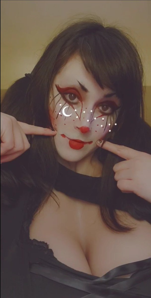 Noctella1's tweet photo. If you like clown girls, go follow my new account @noctella2 ! I'll be posting clown girl content there within the next 2 weeks, and size content here 🤡🖤 https://t.co/99vdpkbUBA