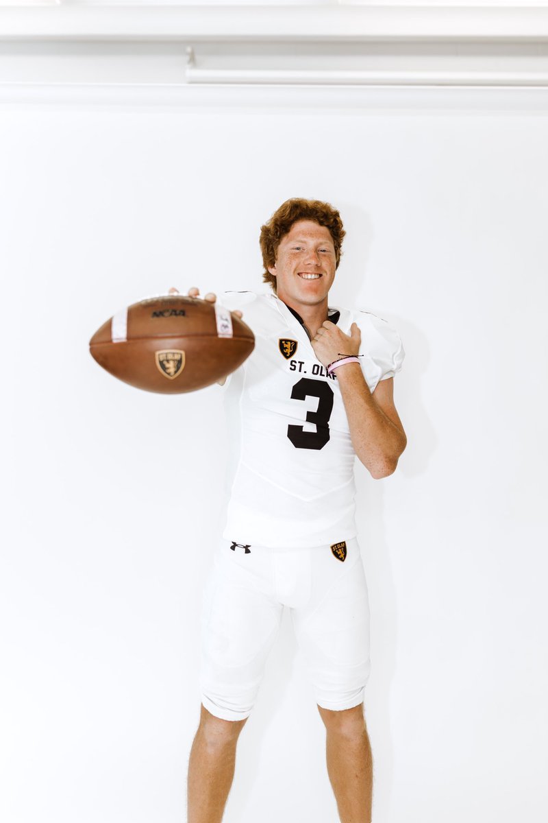 klindsay2023's tweet photo. Had a great visit at @StOlafFB today! Thanks for teaching me more about your school and football program. @Coach_MPaulson @JamesKilian @Coach_Keene https://t.co/GqDFRWVuPF