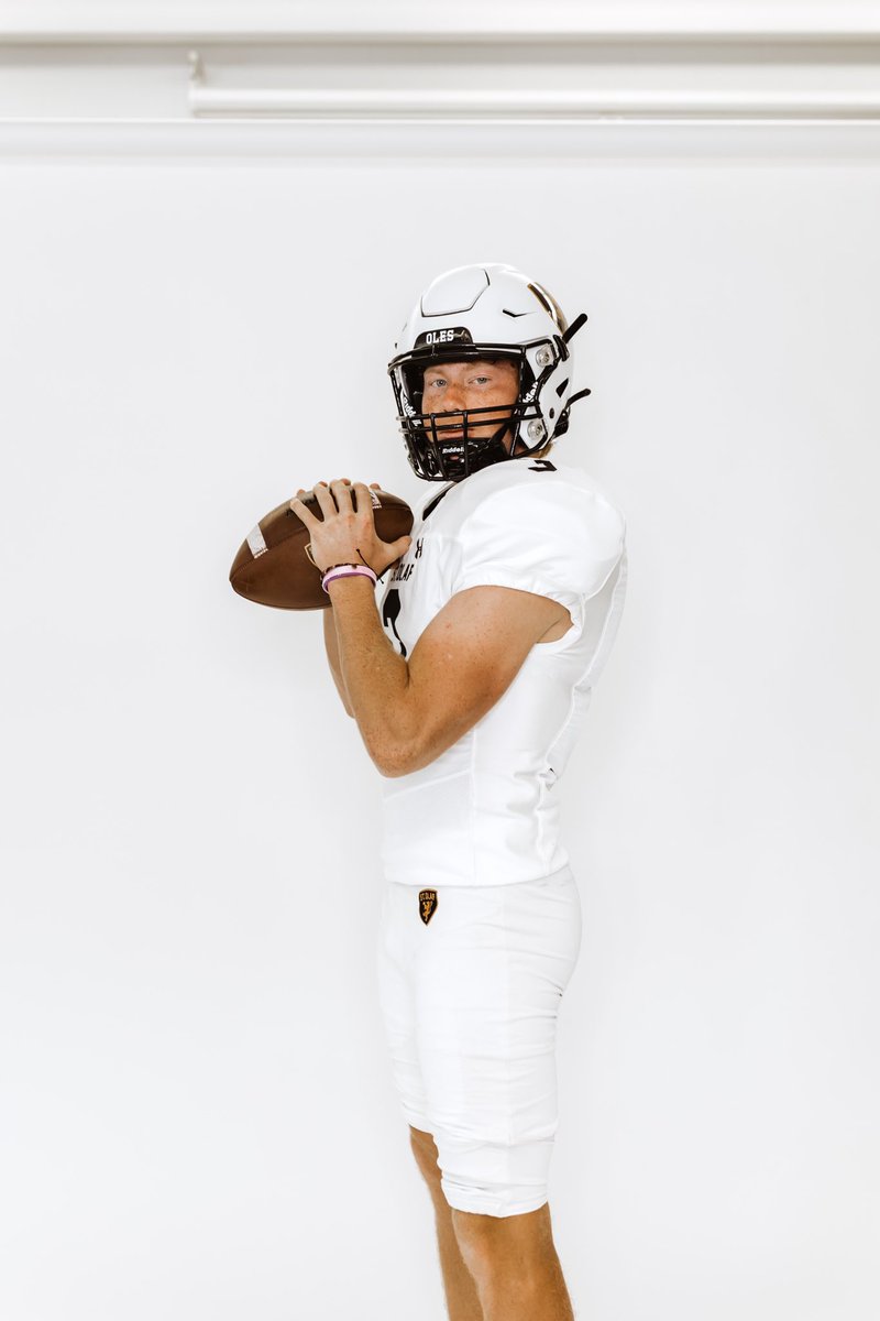 klindsay2023's tweet photo. Had a great visit at @StOlafFB today! Thanks for teaching me more about your school and football program. @Coach_MPaulson @JamesKilian @Coach_Keene https://t.co/GqDFRWVuPF