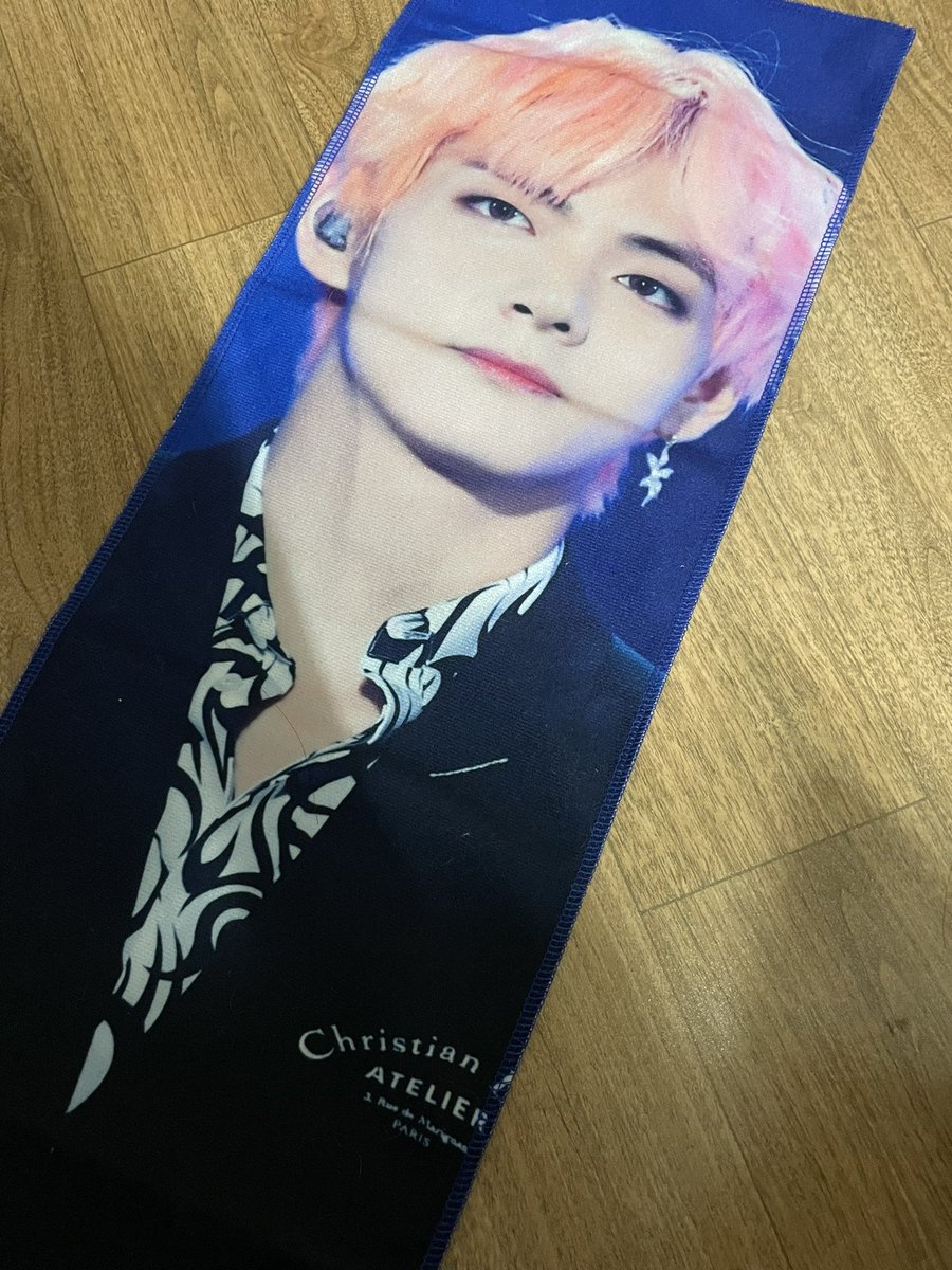 95X1230_'s tweet photo. 태형 반슬 양도합니다!!

판매가 ₩7,000 배송비 미포함 가격입니다!!

지퍼팩없습니다 ...!!!! 

실물이 더 예뻐요! 디엠주세요👏🏻👏🏻
#태형반슬 #김태형반슬 #방탄반슬양도 #방탄굿즈양도 #태형반슬양도 https://t.co/jKrrdwB1YJ