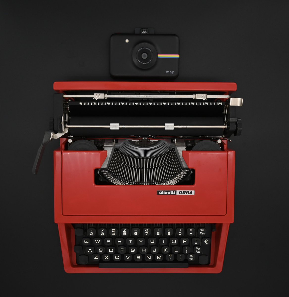 🚨Beaty alert 🚨… If you like typewriters, follow for an interesting ride soon 🔜 #typewriter #vintage #nftart #nftcollectors #typewriter #antique #books #type