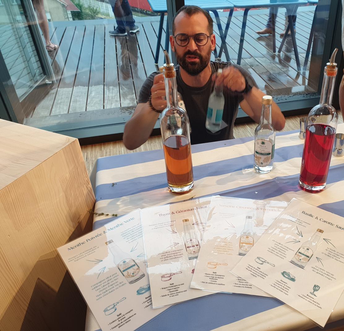 Elleinatre's tweet photo. #Twapero_SXB c'est aussi #vivre 1 #expérience #gustative #originale : découvrir les #eauxInfusées #Hyca de la #Distillerie2Strasbourg 😉 @JWackenheim
dans le cadre prestigieux #Port2Strasbourg #PAS #Strasbourg
@Twapero_SXB @PortStrasbourg @CroisiEurope @BdEclusiers @DistilStras https://t.co/75oUAmuiAN