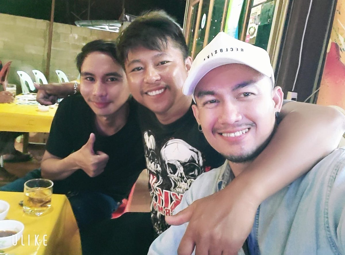 ເມົາຫນ້ອຍຫນື່ງມື້ນິ.😄😄