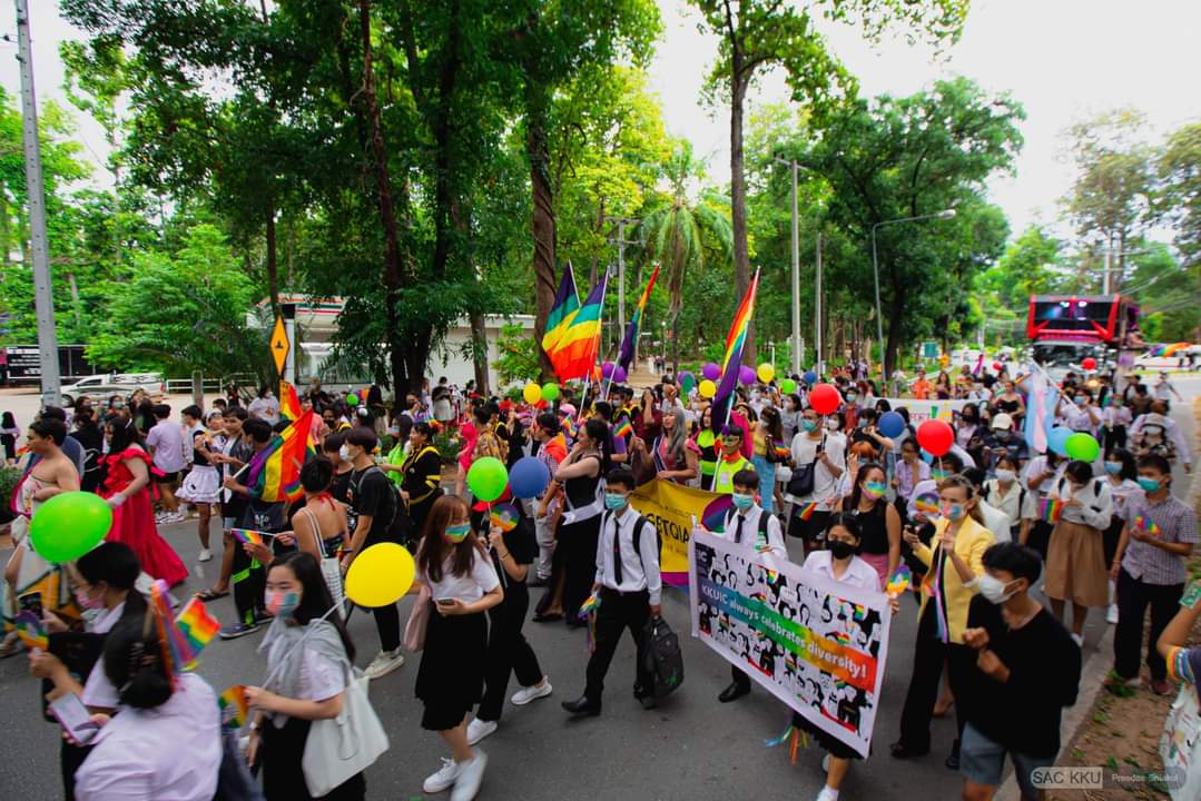 Nonthasak15's tweet photo. เห็นคนจอยแล้วหายเหนื่อยยย 🥹🏳️🌈🏳️⚧️
#Isaanpride https://t.co/y0HxGLAVfP