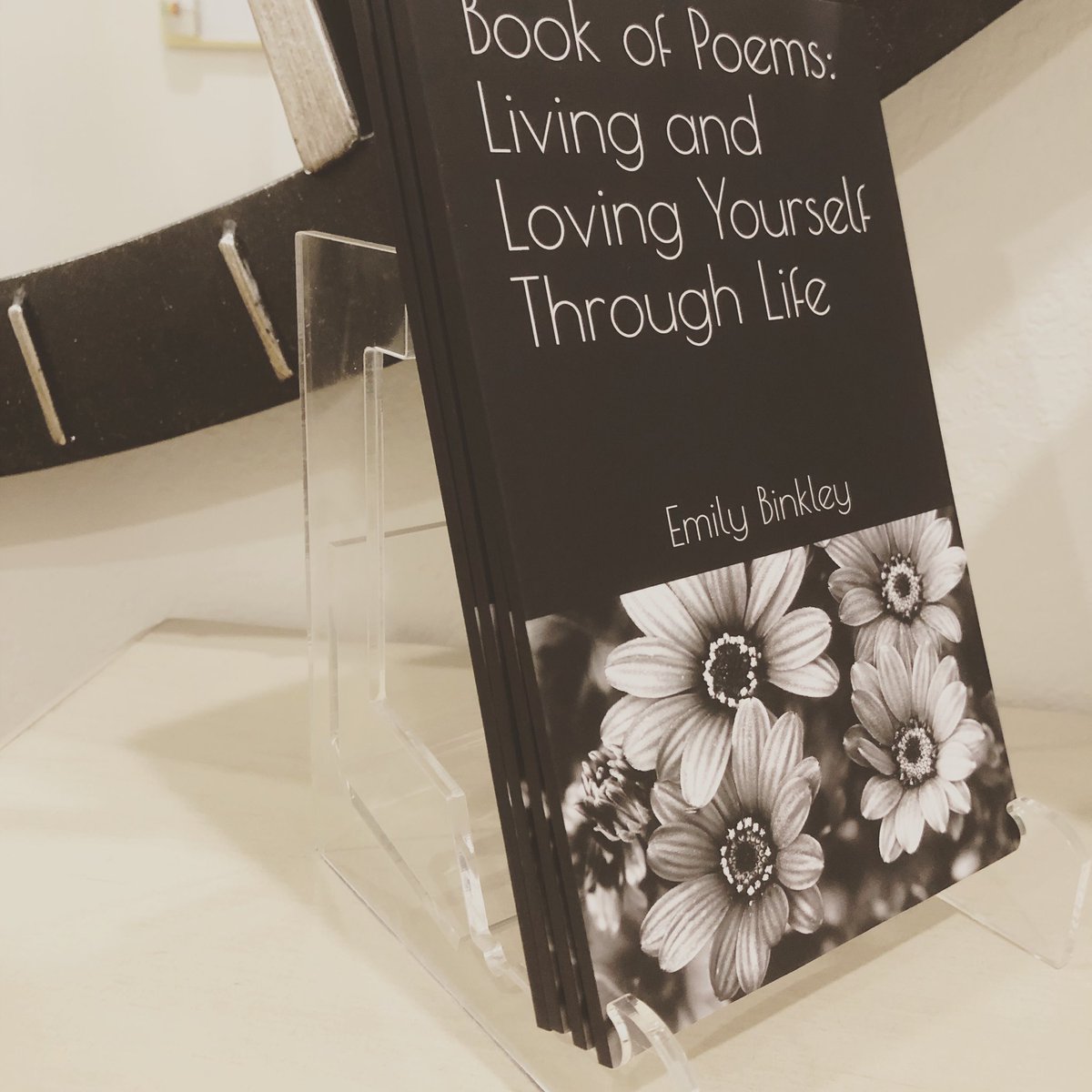 EAnnBink's tweet image. Love Made Easily 

Experience 
Made easily 
Is my everything 
Love is my energy 
Yet love is my enemy 
Looking into my eyes 
Is mind envy 
My eternal
Experience 

Read More of “Book of Poems: Living &amp;amp; Loving Yourself Through Life” here:amazon.com/gp/product/B07…