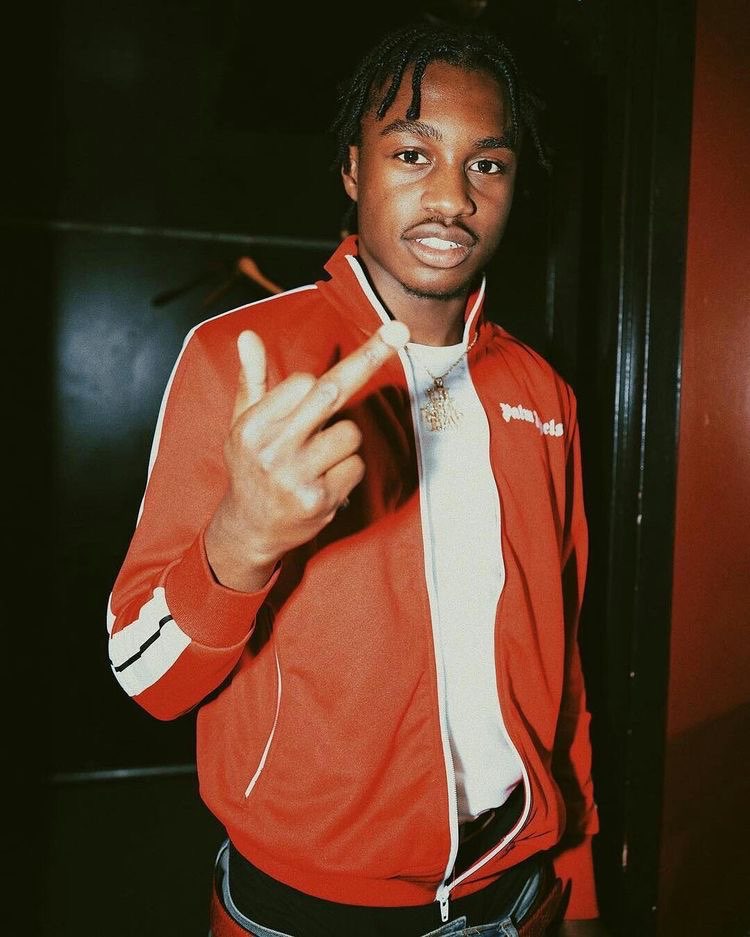 ⚠️ UPDATE : Lil Tjay is making some significant progress in his recovery after the rapper was shot multiple times ! 🤞

Doctors recently removed Lil Tjay's breathing tube and when he speaks, his voice sounds exactly like it did before the chilling incident. 😳

#LilTjay 🐐