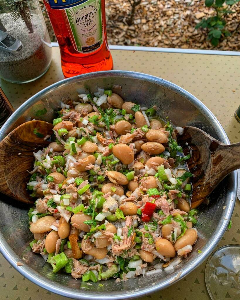 planetscooter's tweet photo. Schade. Bloss Salad. #salad #beans #tuna #celery #ticinorecipes https://t.co/O0caQiftgK https://t.co/H0V7RyPO3j