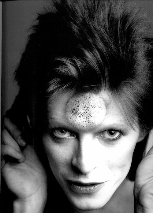 Looking into Friday David Bowie by Masayoshi Sukita. #bowieforever