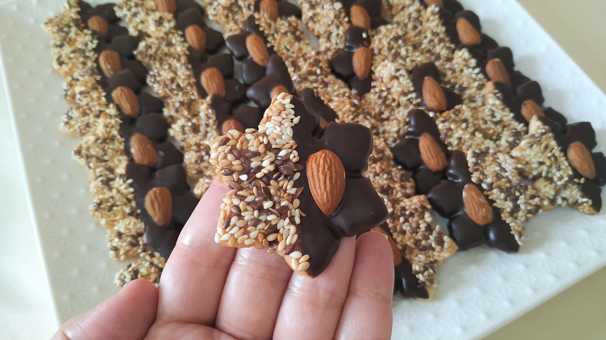 recipes_eazy's tweet photo. sweet moroccan sable with good taste#حلويات_العيد  حلوة صابلي رائعة بشكل... https://t.co/ts9al29aJ7 via @YouTube https://t.co/9GQZqc8iUt