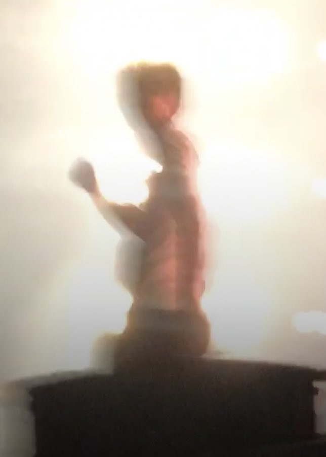 loui2891's tweet photo. low quality picture, high quality ass https://t.co/9ncbQWpKoi