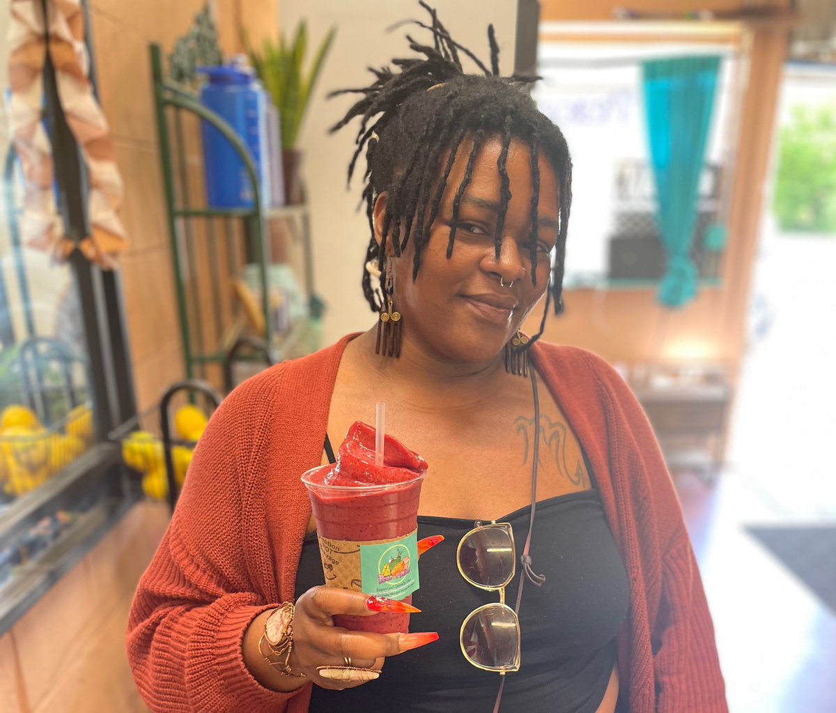 Peaceofmine360's tweet photo. We told her this smoothie was too good for a lid! Just look don’t you think that’s spoon worthy? 😱
.
.
.
What’s your favorite fruit combination for a smoothie? 🤔✌🏿
#yourfavdessertshop  #yourfavsmoothiespot https://t.co/cnPUKorY1J