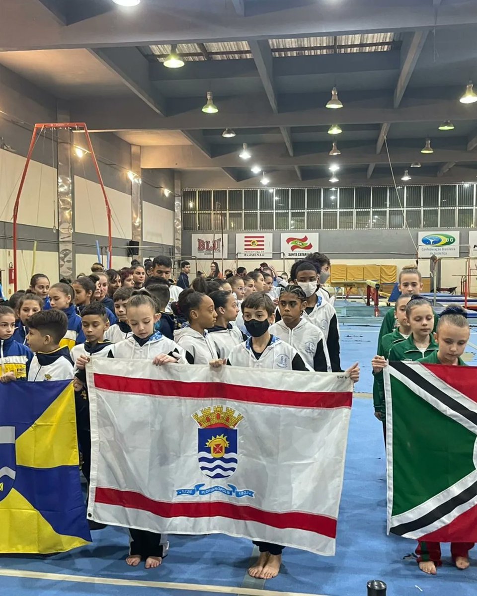 FMEFloripa's tweet photo. 👉 Hoje (30/06), começa a fase Estadual da OLESC, no município de Blumenau.

🤸‍♀🤸‍♂ A primeira modalidade a defender Florianópolis será a Ginástica Artística, que competirá até domingo. 

🏆 Estamos na torcida por vocês, rumo ao título!

#FmeFloripa #FloripaTeam #OLESC https://t.co/1PEgvEQTQX