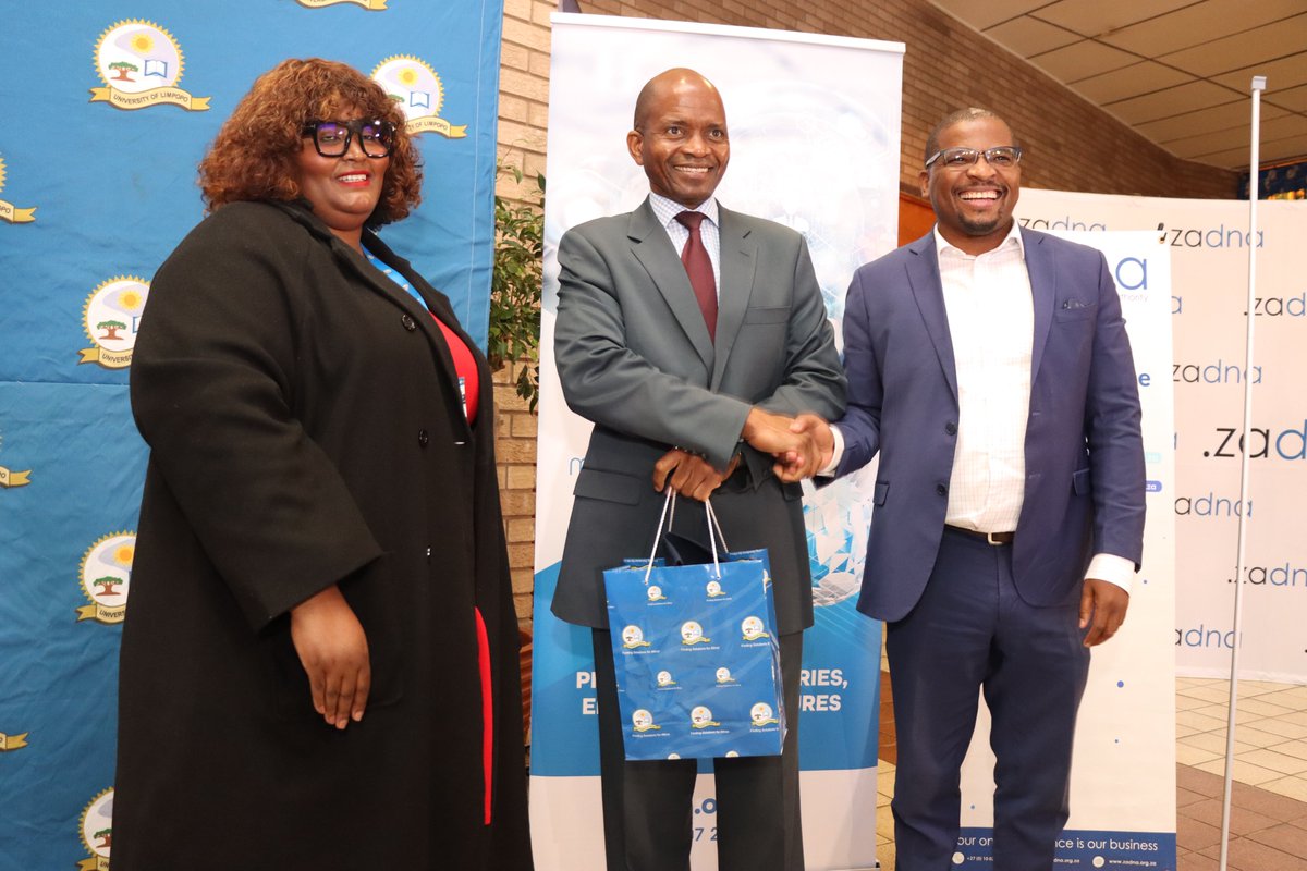 ULvarsity's tweet photo. Research Chair Launch in pictures: #DNSResearchChair #ULEvents2022 
 @mlabsa @dsigovza @CommsZA @dotZADNA @MictSeta @RadioTurf @CapricornFM https://t.co/sDsfGrlmkE