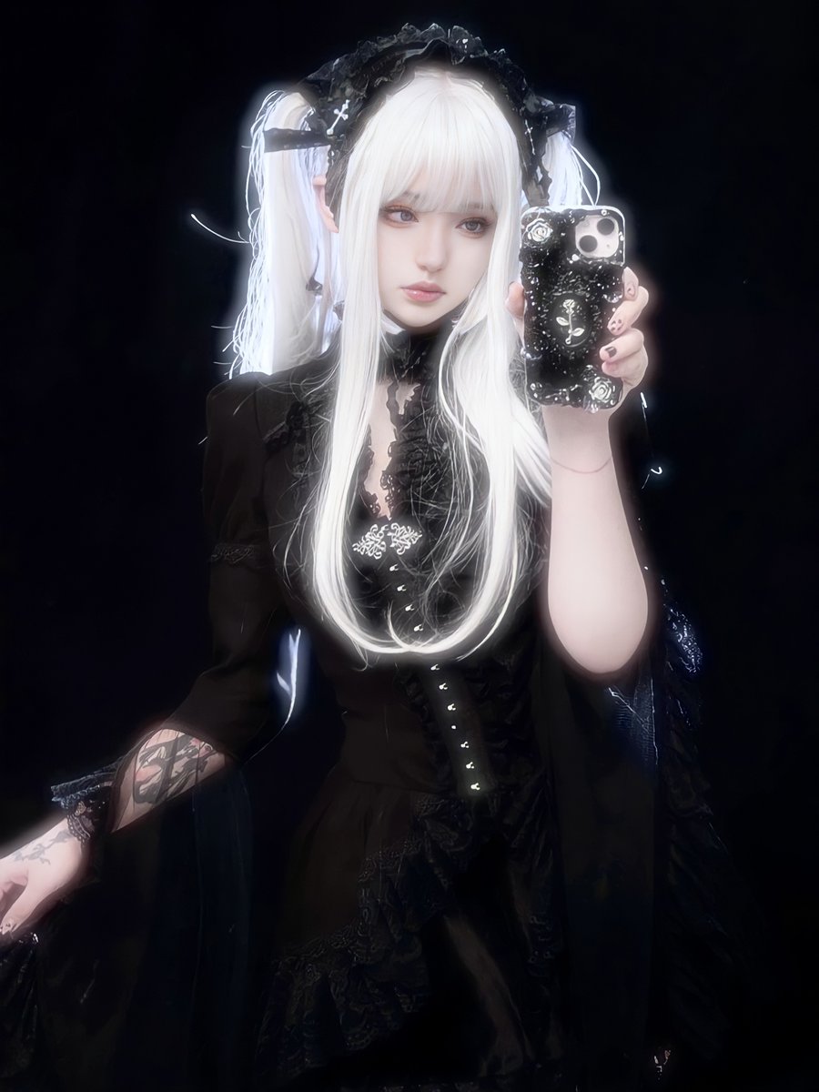 goth lolita 🥀
#goth
#Lolitafashion https://t.co/WMxlmxvqjz