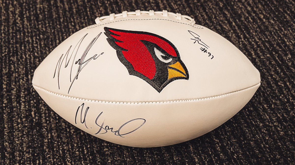 AZCardinals's tweet photo. It's #SocialMediaDay📱

Let's celebrate with a giveaway!

🔁 + ❤️ for a chance to win a football signed by @Primetime_jet @MyjaiSanders and @CameronThomas44 https://t.co/4x05TAo8w4