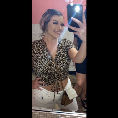 ShilynnGustason's tweet photo. #NewProfilePic https://t.co/zFQMXGxzbA