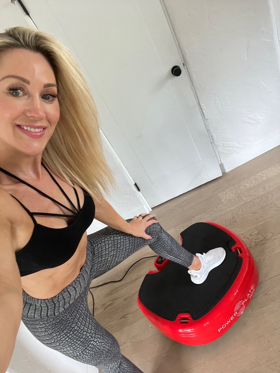 powerplate's tweet photo. Hold on tight because the masters are here!๐โโ๏ธ #worldsocialmediaday ๐ฅ
#powerplate #powerplateUK #resistancetraining
#powerplate #selfie #selfieday https://t.co/WPE0orVLAd