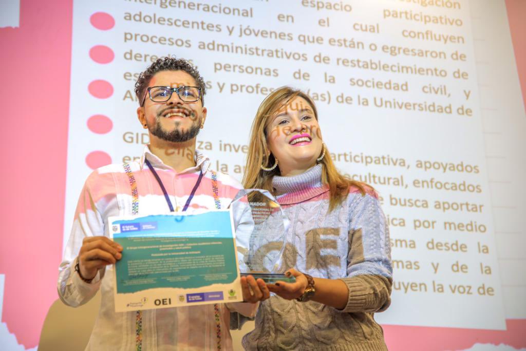 ColombiaOEI's tweet photo. 🤳La #OEI e @ICBFColombia y alianza con @MintrabajoCol , nos encontramos en la entrega de reconocimientos del Concurso Nacional de Buenas Prácticas, en la prevención y erradicación de la explotación sexual comercial de niñas, niños y adolescentes -ESCNNA. 🥳👏👏👏 https://t.co/h8jiysc2qK