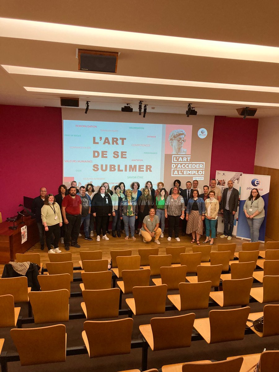 #LartdAccederALEmploi
@poleemploi_HDF LeCateau et <a href="/LosangeNoir/">Losange Noir</a>  <a href="/museeMatisse/">Musée Henri Matisse</a>:
↪️ Fluidifier le marché du travail en recrutant autrement, ici via la création audiovisuelle 🎤📽
↪️Créer la rencontre autours de l'art 🔝@FredericDanel <a href="/SeverineDelong/">Delong Severine</a> <a href="/ElsaMiquel/">Miquel Elsa</a> <a href="/HilaireMulton/">Hilaire Multon - compte personnel</a>