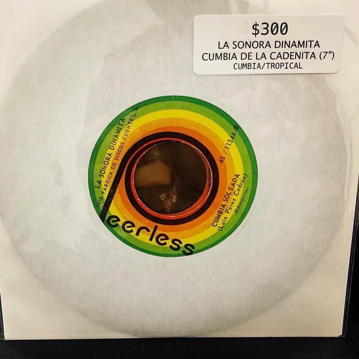 DubMarcelo's tweet photo. Algunos de los discos de 7" que tenemos a la venta. Visítanos de Martes a Sábado 2pm a 10pm. Modesto Arreola Poniente 1155. Entre Serafín Peña y Juan Alvarez. En el Centro de #Monterrey 

@MexiCanBK  
@MexiCanSmashB 
#EspacioMultifuncional 
by @MexicanDubwiser https://t.co/TrvA7kOBkq