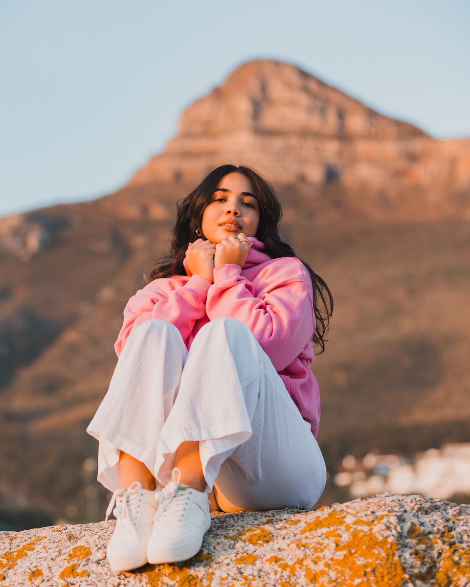 WheresthewakesP's tweet photo. @ashliabrahams x @cottonon_africa 🌅 https://t.co/sIKwV3iJNP