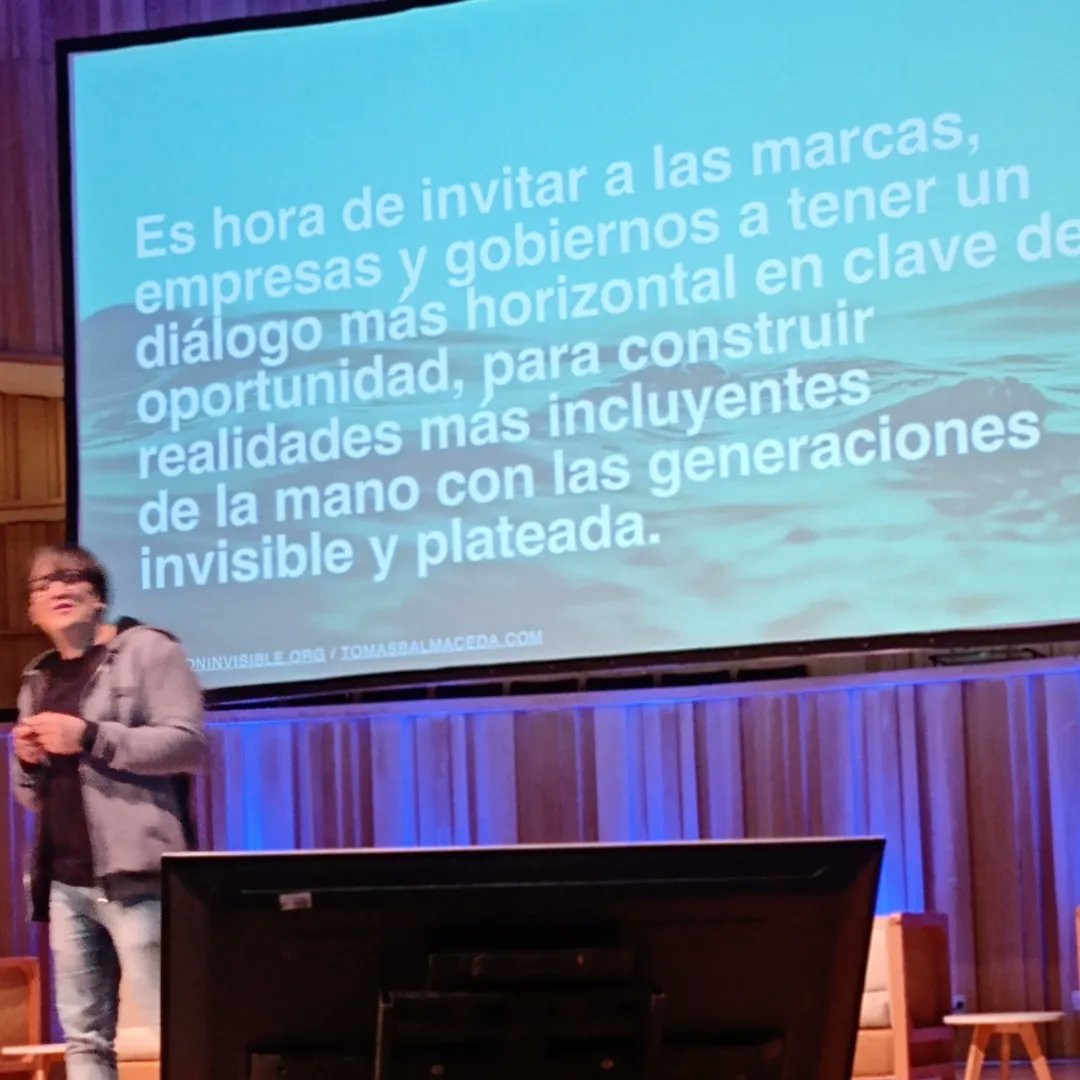 jazzaidar's tweet photo. El groso @capitanintriga una vez más nos sorprende con su mirada sobre la #generacioninvisible y #economiaplateada en el
#SMDay
@smdayARG
@adrybustamante https://t.co/t5cJqsIQCU