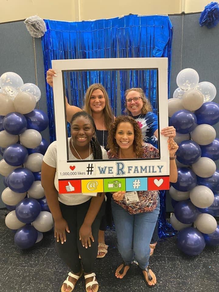 SuperIn2nd's tweet photo. @RossvilleElem #WeRfamily #SecondGradeSquad #ScavengerHunt https://t.co/D8h2EfAA05