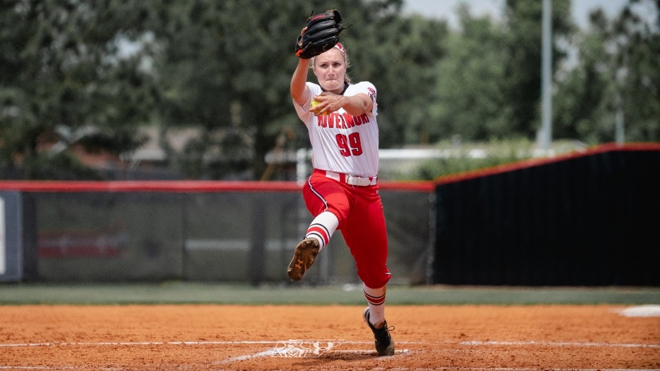 GovsSB's tweet photo. Thanks for the memories, @OVCSports. 🎩🥎

#LetsGoPeay https://t.co/tWADujPG4v