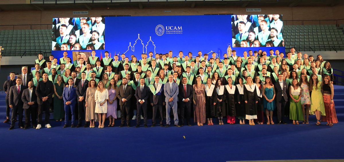 UCAM's tweet photo. 📸 Enhorabuena a los estudiantes de la Facultad de Deporte (@UCAM_CAFD y @UCAM_Danza) y de @UCAM_Sports_Uni por su graduación. https://t.co/Z85g4WhNIG