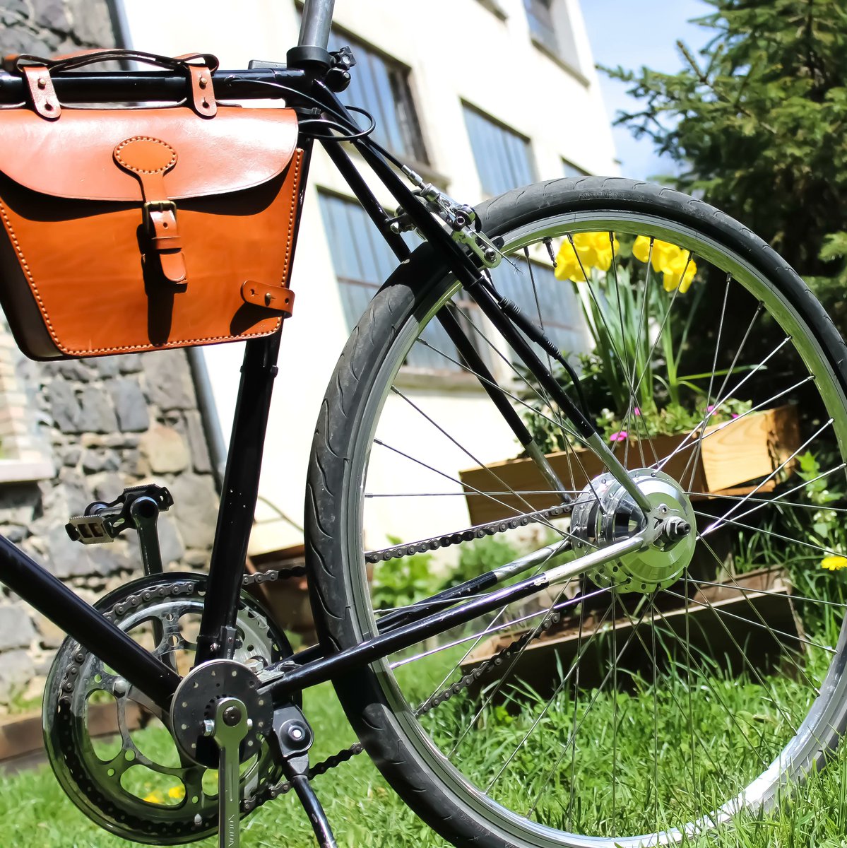KitVelo's tweet photo. 🏝️ 🌻 🏝️ 
.
.
 #electricbike #electric #electriclove #velokit #velotaf #veloelectrique #velovintage #vae #smartcity #greencity  #ebikes #ebike #velo #oldbike #picoftheday  #beautifulbike #Instagood #lifestyle #instalike # #vintageshop #startup #bicycle #bicyclewheel https://t.co/hXbajlOU3S