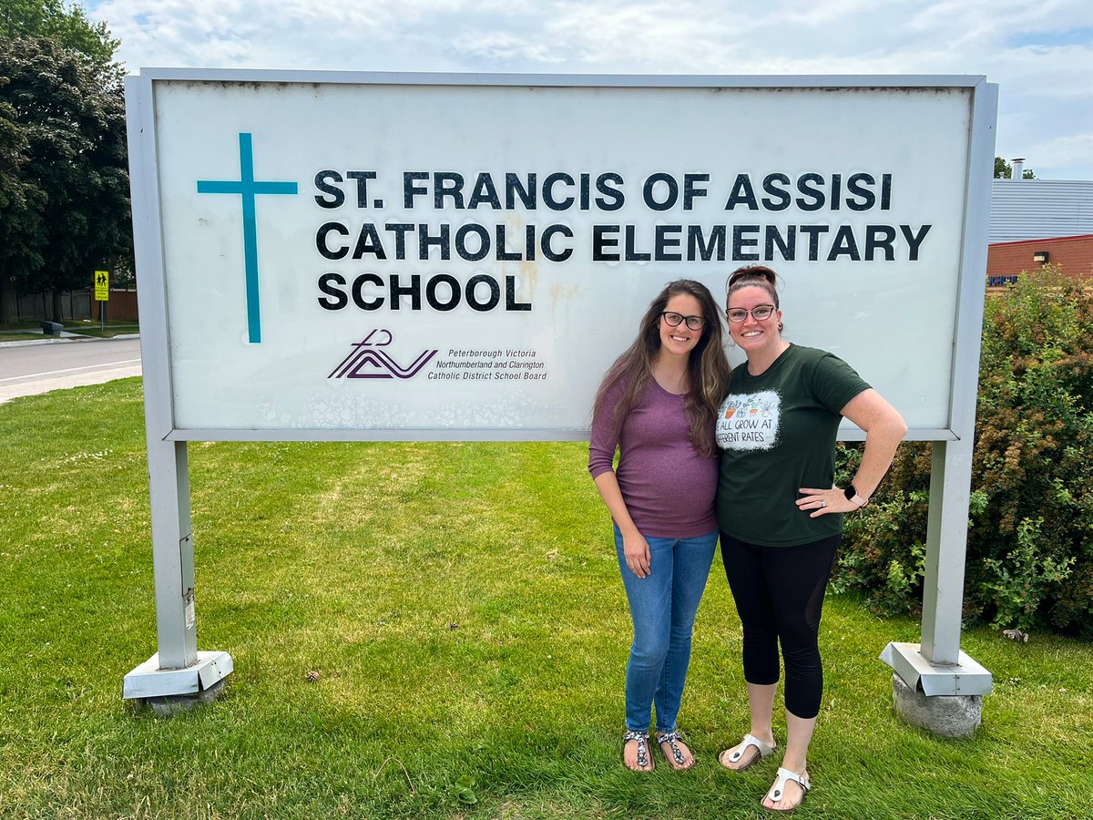 MrsSarahSims's tweet photo. Goodbye @SFAPVNC! Thanks for all the memories, I will miss this amazing community and my awesome teaching partner @MrsDWatson7! I can’t wait to join the @StJP2pvnc community when I return from maternity leave! 👋 #Blessed https://t.co/4WmXyCHgfn