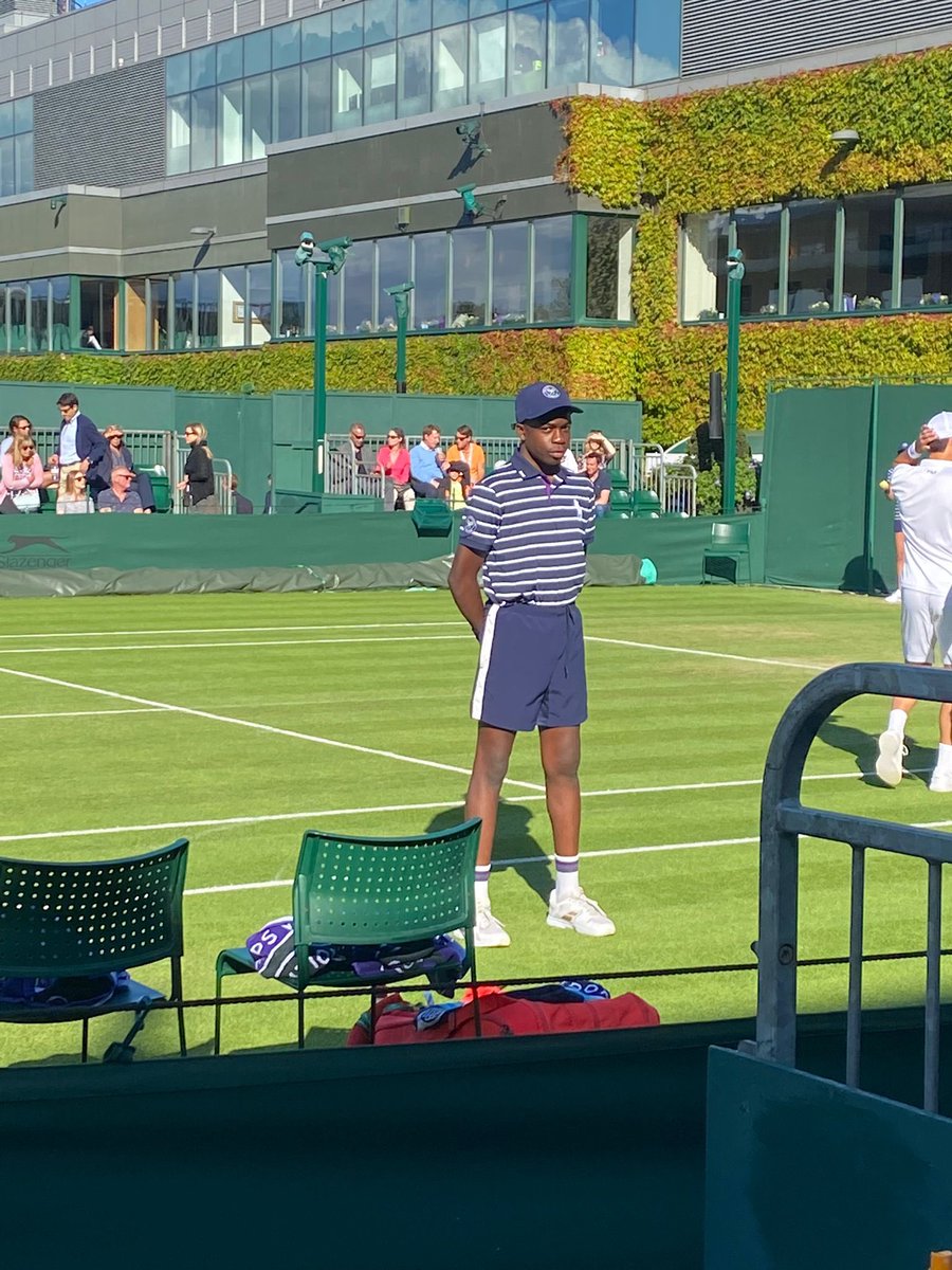 HarrisMertonPE's tweet photo. Some amazing pictures of our students working hard at @Wimbledon today! #Proud #Wimbledon #Tennis #WimbledonBBG 🎾 https://t.co/ZSdM6OPjUg