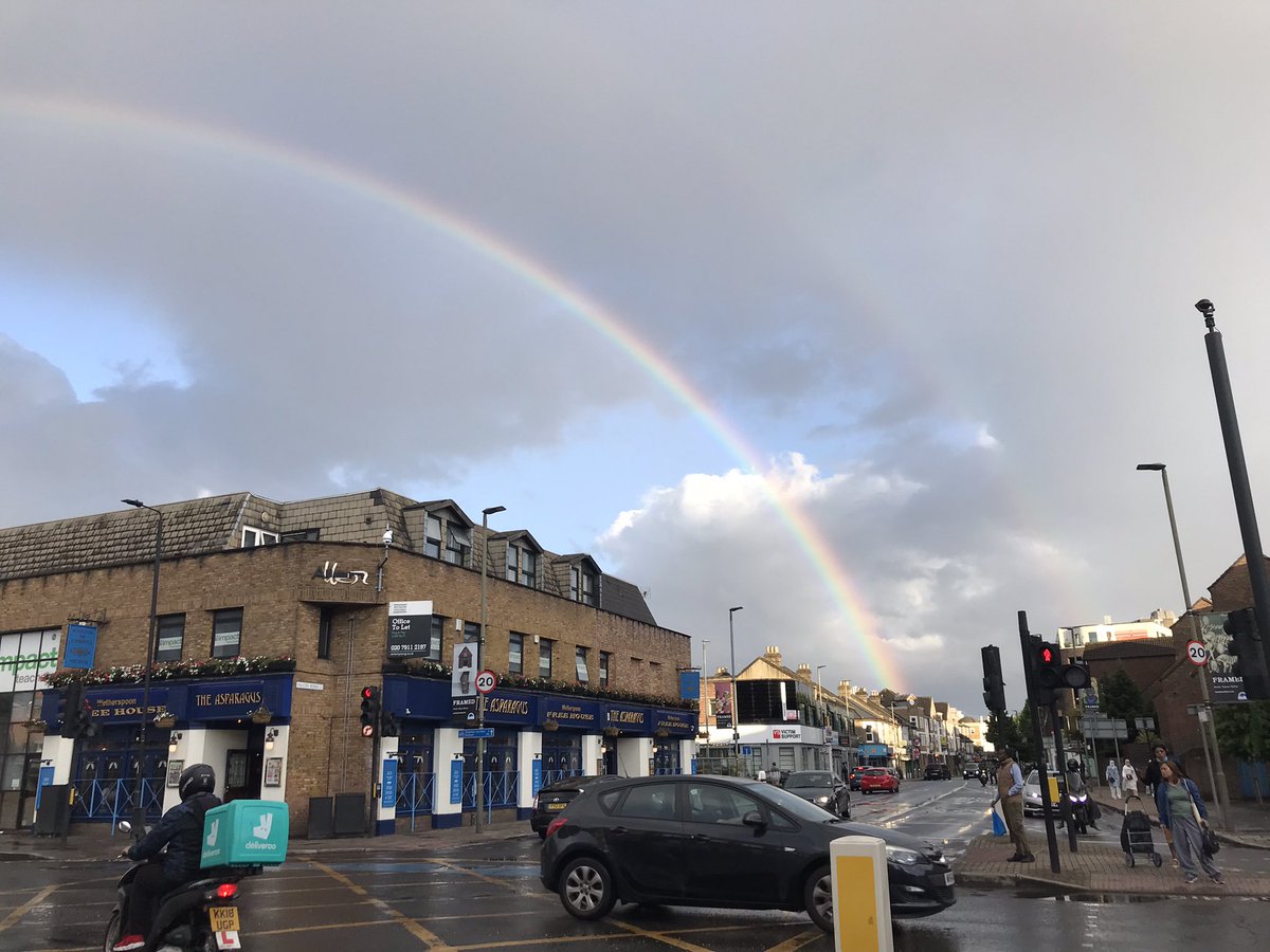 klsettlement's tweet image. Not a single, but a double rainbow in #Battersea tonight. 🌈 🌈 How lucky we are. I think I can see the pot of gold somewhere round the Junction 🌟🌟