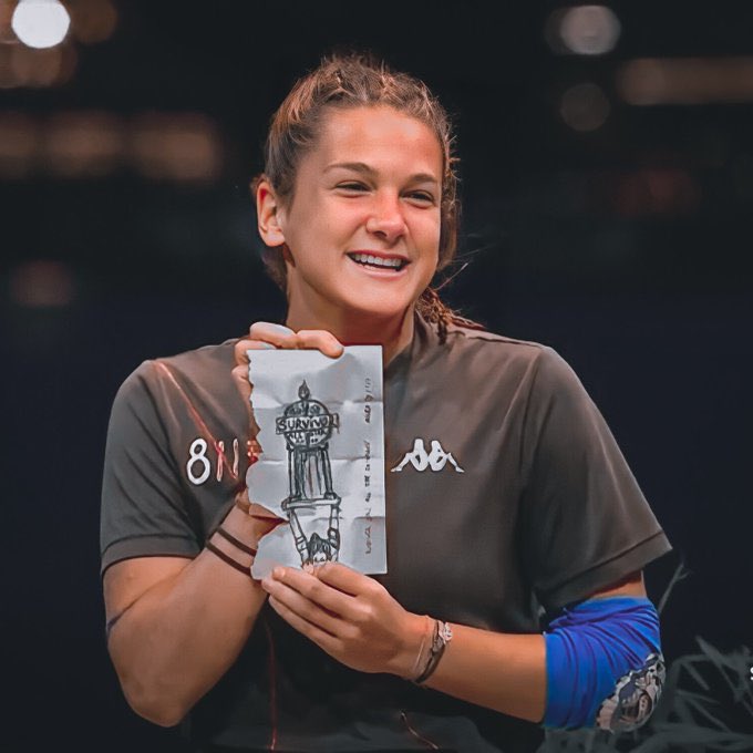 NİSA’NIN BU RESİMDEKİ POZUN AYNISINI VERDİĞİNİ GÖRMEK İSTİYORSAK NİSA YAZ 1890’a GÖNDER  #Survivor2022AllStar