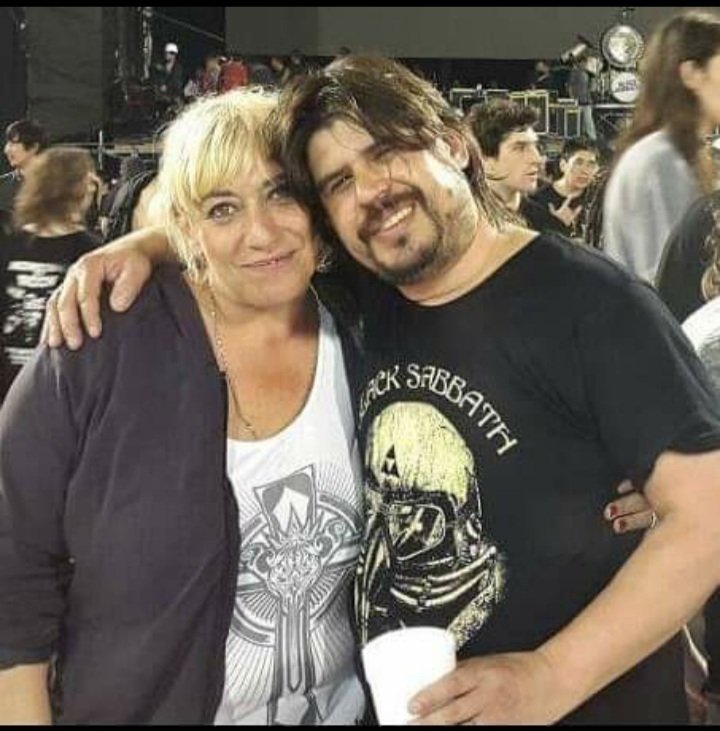 Cienfuegos1976's tweet photo. @todopasa1043 #Fuiheavy el placer de haber visto a BLACK SABBATH con mi mujer https://t.co/2nzC3bpG3y