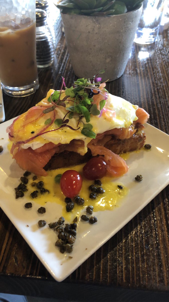 DiningLV's tweet photo. What’s for breakfast?Smoked Salmon Benedict, Short Rib Hash, &amp; Peaches &amp; Cream Pancakes! Just some of the fabulous choices @craftkitchenlv #delicious #goodeats #outdoordining #LasVegas #breakfast #brunch https://t.co/AglIVvL8Vg