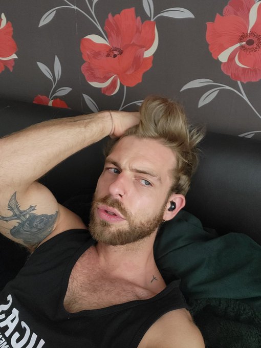 No filter.. .just pure.. unadulterated....(?) https://t.co/Is877opTDI<a href="/tag/trash"class="tags"><span>#trash</span></a>