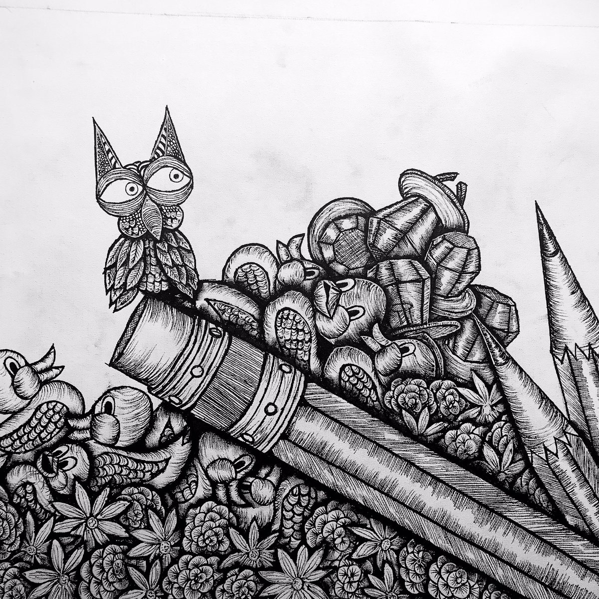 CharlyFasano's tweet photo. Making som progress on this new drawing. 24x27 inches. Acrylic paint pen on canvas. Visit more of my art at https://t.co/BK9dHbrBUL
#drawingoftheday #dailydrawing #birdart #pencils #rubberducks #denverart #denverartist #writingprompt #candyring #illustration https://t.co/CucfH3qBdd