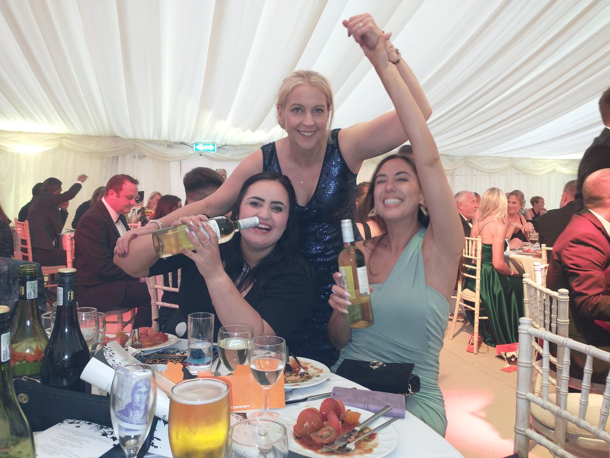 stuartcarter156's tweet photo. Drinks flowing #bbaw22 #veka https://t.co/P5XlkJWsuY