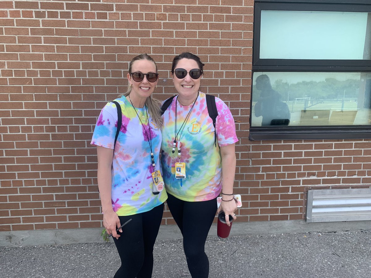 Wishing all of our Earnscliffe Eagles a wonderful summer! Looking forward to seeing you all in September and meeting our new Eagles! <a href="/MrsKeithK/">K. Keith</a> <a href="/a_mirasola/">Ms. Mirasola</a> <a href="/EarnscliffeSPS/">Earnscliffe Eagles</a>