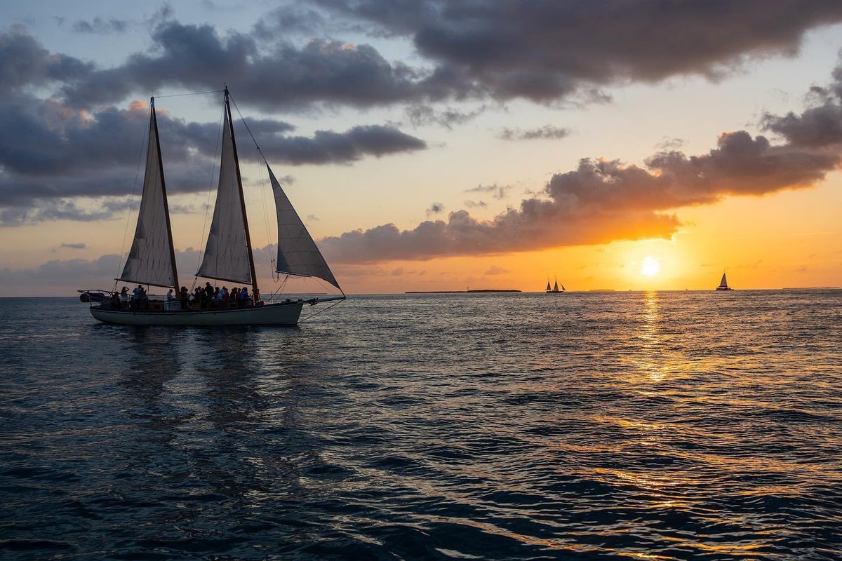 keywestdirect's tweet image. #keywest #thefloridakeys #localrate #4thofjuly #sunsetsail ##sailing #visitkeywest #lovefl 🇺🇸305-304-7999 @keywestdirect @thefloridakeys @VISITFLORIDA @DangerCharters