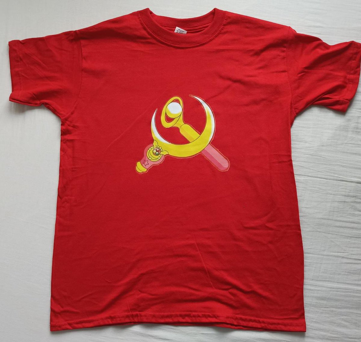 KarolinayAlf's tweet image. Me encantan todos los nombre que le han puesto a la camiseta roja que publiqué. 
La verdad ninguno se me hubiera ocurrido 
¿Ustedes que nombre le pondrían? 
Dejo la foto para refrescar memorias