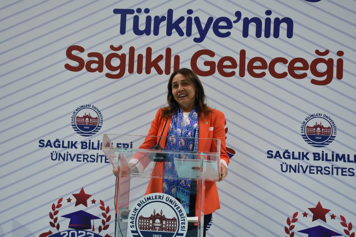 apolatduzgun's tweet photo. 📍Sağlık Bilimleri Üniversitesi, Gülhane

Sağlık Bilimleri Üniversitesi, Gülhane Tıp Fakültesi Mezuniyet Törenine katıldım. 

Genç meslektaşlarımı tebrik ediyor, yollarının, bahtlarının açık olmasını diliyorum.

Kıymetli ailelerinin mutlu ve gururlu günlerini kutluyorum. https://t.co/jofGVSLggn