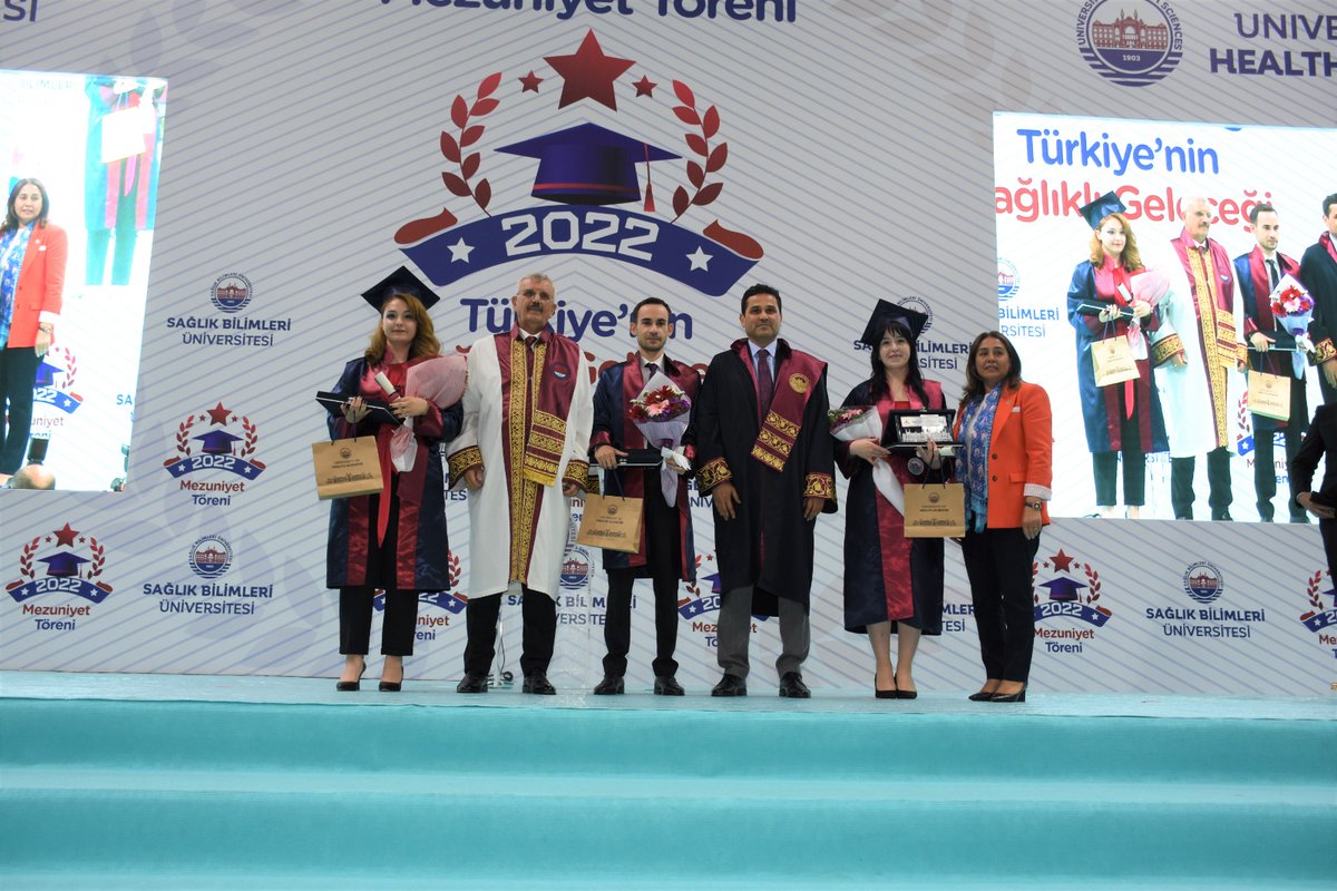 apolatduzgun's tweet photo. Büyük emekleri olan başta Sağlık Bilimleri Üniversitesi Rektörü Sn. @Cevdet_Erdol'e, Gülhane Tıp Fakültesi Dekanı Sn. @m_ali_gulcelik'e ve kıymetli öğretim üyelerine teşekkürlerimi sunuyorum.
@tcbestepe 
@sbuedutr 
@GulhaneTip https://t.co/sS6MOC3ddi