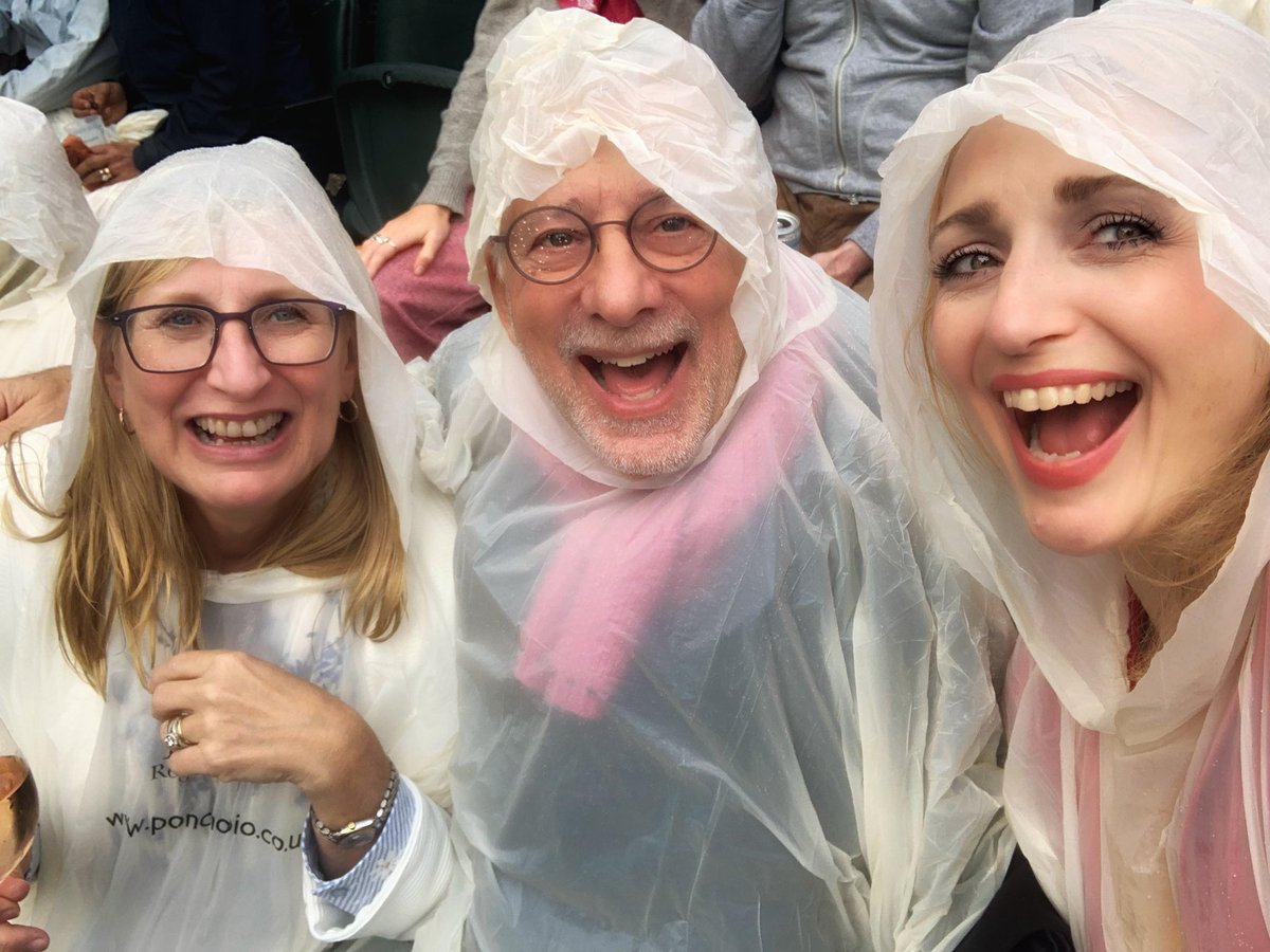 #Legally #Blonde - “She embarks on a drastic #plan to #win him back. But, on the way, she discovers that there's more to #love than meets the #eye”. Thank you <a href="/CoulsonFrances/">Frances Coulson</a> for this #great #night, despite the #rain! Xx💋