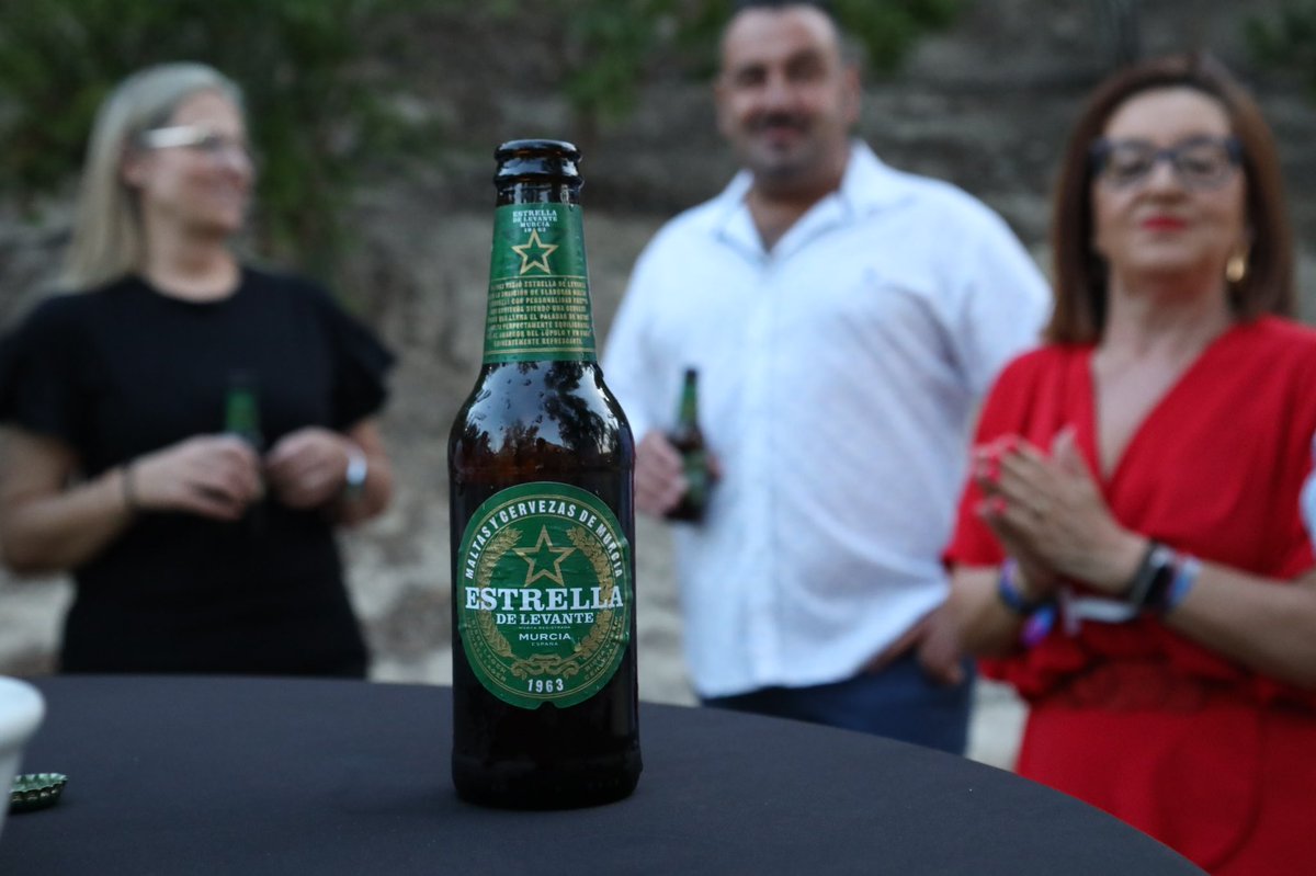 AytoArchena's tweet photo. ‘Este verano, elige Archena’ 🏝️

La alcaldesa presenta una campaña que activa el ocio estival para todos. "Servirá de reclamo turístico para el sector hostelero del municipio", @Patriciaflopez 

➡️Consulta la programación en https://t.co/KR4gm4li7J https://t.co/hhZ4RQ182W