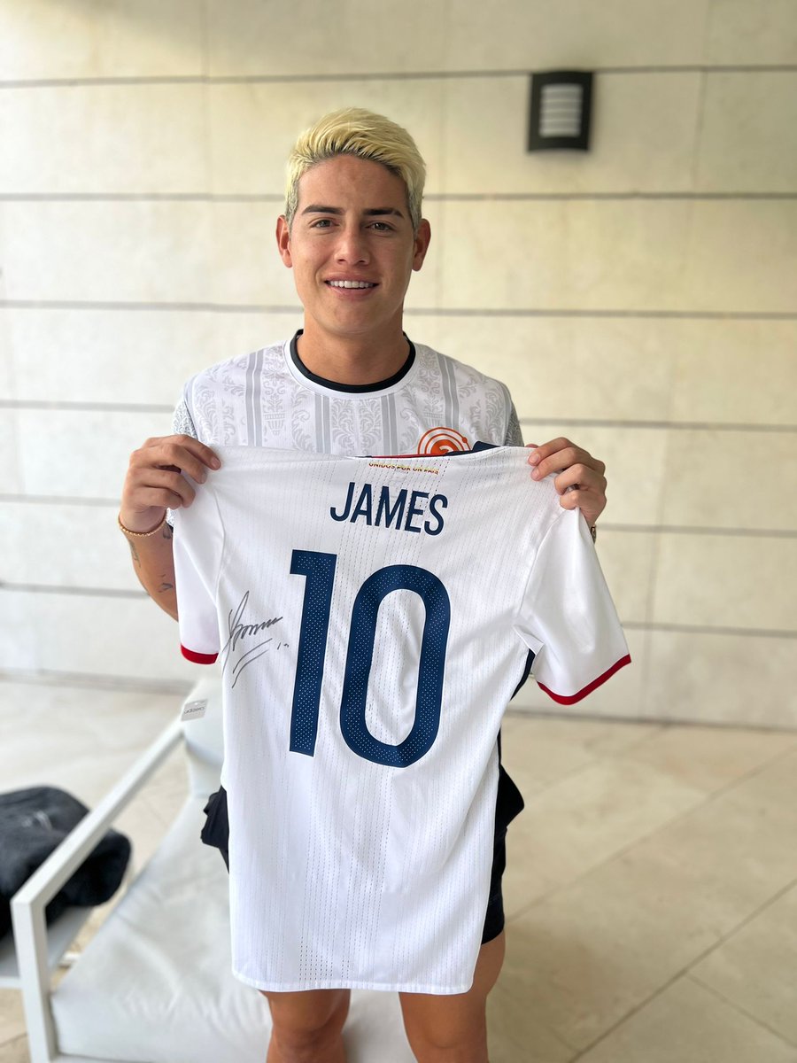 ZKBaseOfficial's tweet photo. 👀A little #SneakPeek of James Rodríguez #NFT Collection 

👕Want a custom James autographed jersey?

🏃Hop on into our discord to learn more...

🎁The first 20 interactions will be considered for a special reward

https://t.co/njPNsS4m4D

#NFTCommmunity https://t.co/v90neTroRy